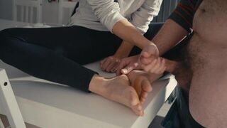 She made him cum for her just cause she was bored - porn video